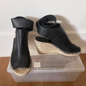 VINCE ESPADRILLES SIZE 7